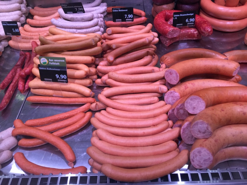 charcuterie-ST TROPEZ-min_sausages_meat_butchery-1069321